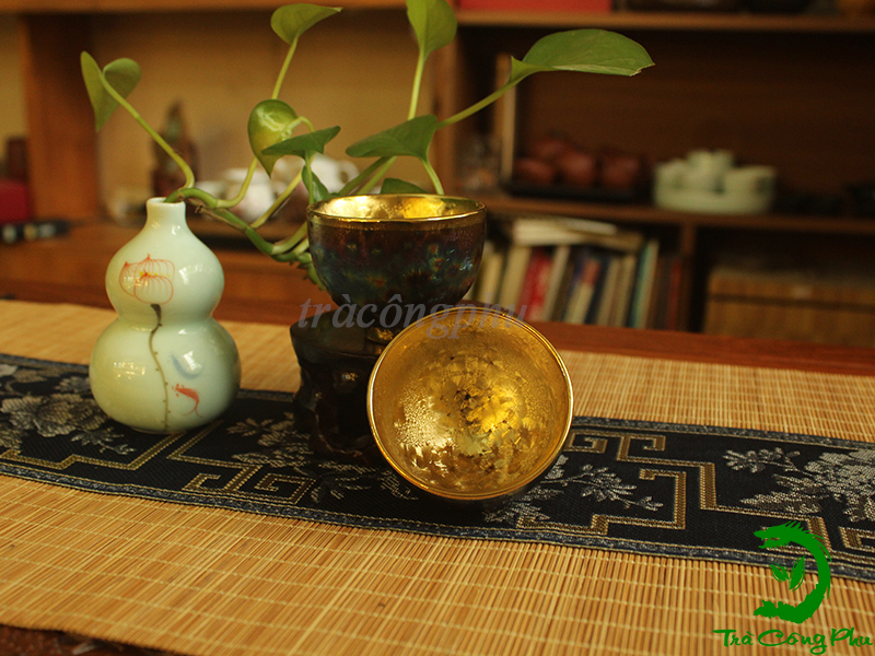 Chén Thiên Mục ( Oxit vàng) - C383